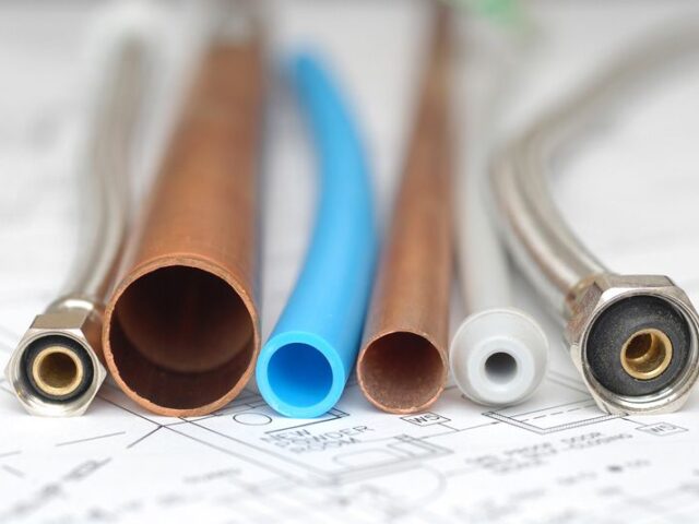 https://integrityplumbing.com/wp-content/uploads/2024/01/types-of-plumbing-pipes-and-their-uses-1-d5cc9fad-640x480.jpeg